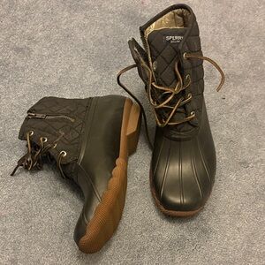 Sperry Women's Black and Brown Quilted Boots